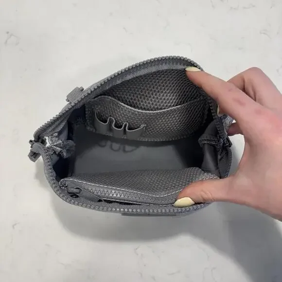 Dagne Dover Hunter Small Neoprene Toiletry Bag Heathered Grey Gray Travel EUC - Picture 5 of 5